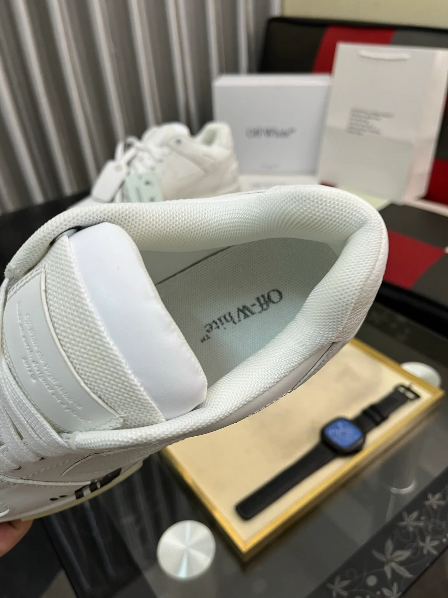 Men's shoes 💰600⌚️⌚️ OFF-White C/O VirGil Abloh fashionable and versatile casual shoes. Exclusive first release of the new model. Made of environmentally friendly cowhide leather and mesh fabric upper material. The insole is embedded with foam cushioning EVA material. The correct midsole is equipped with EVA lightweight cushioning. External tooth nail rubber outsole. The correct accessories can be customized simultaneously. Women's model: 35-40 Men's model: 39-45